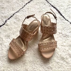 Nude Block heels ✨